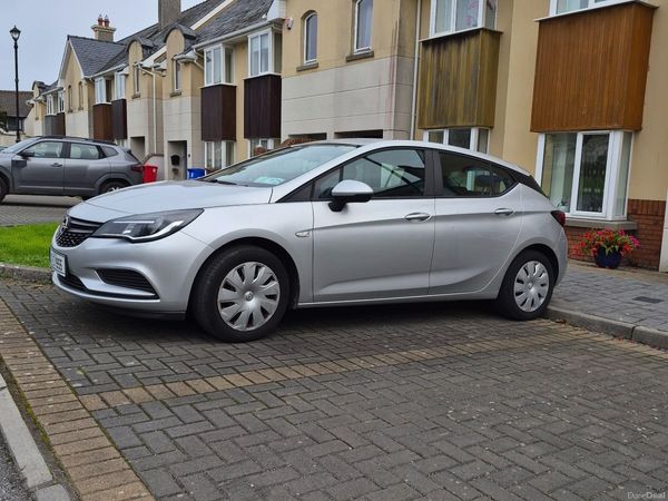 Opel Astra Hatchback, Petrol, 2017, Grey