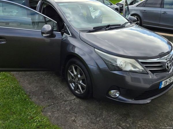 Toyota Avensis Saloon, Diesel, 2013, Grey