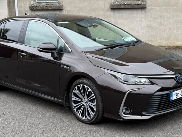 Toyota Corolla Saloon, Petrol Hybrid, 2019, Brown