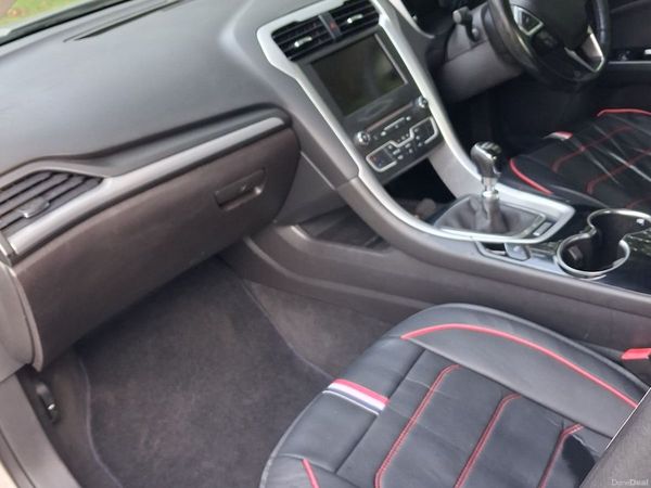 Ford Mondeo Hatchback, Diesel, 2016, Silver