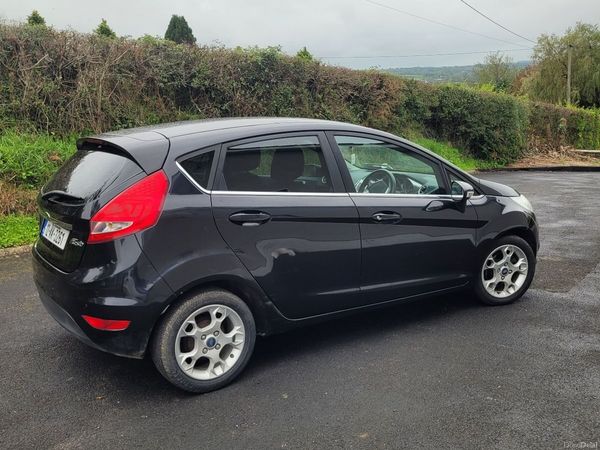 Ford Fiesta Hatchback, Petrol, 2012, Black