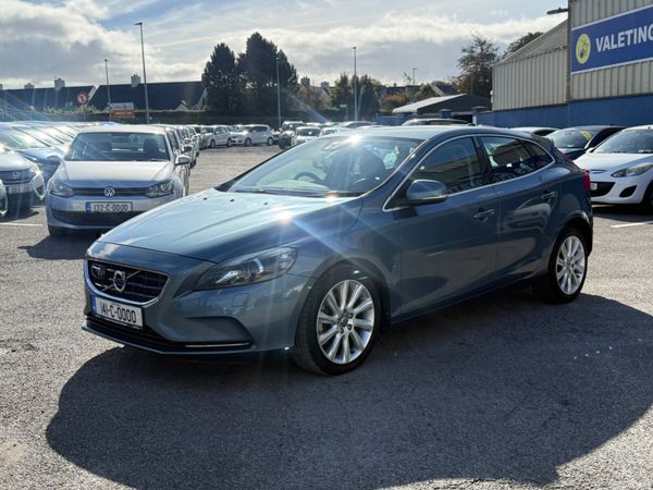 Volvo V40 Hatchback, Petrol, 2014, Blue