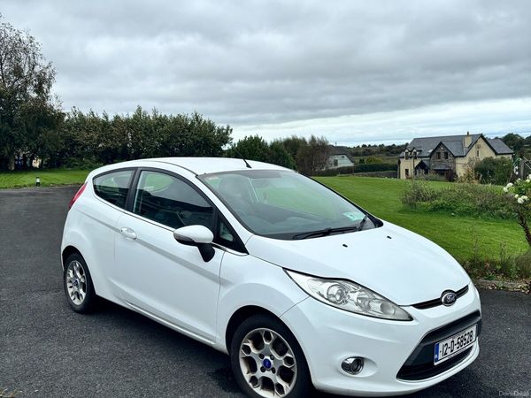 Ford Fiesta Hatchback, Petrol, 2012, White