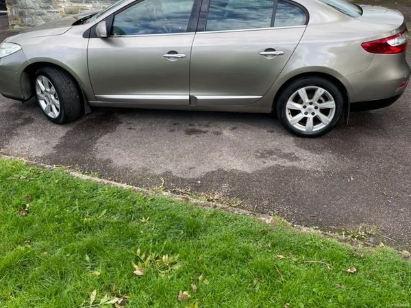 Renault Fluence Saloon, Diesel, 2010, Gold