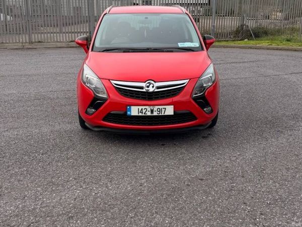 Vauxhall Zafira MPV, Diesel, 2014, Red