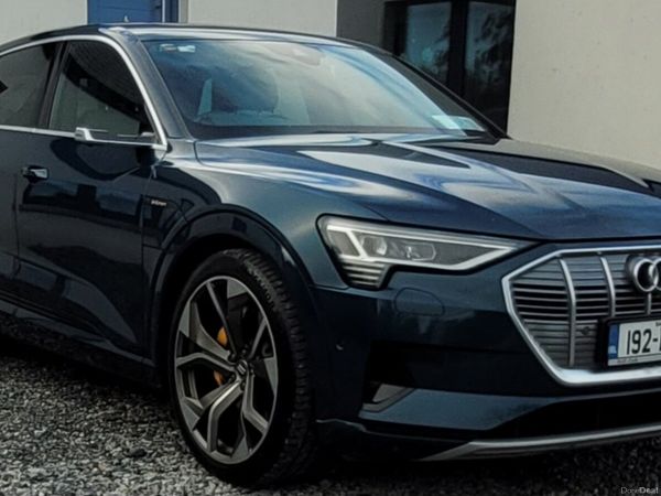 Audi e-tron Estate/Jeep, Electric, 2019, Blue