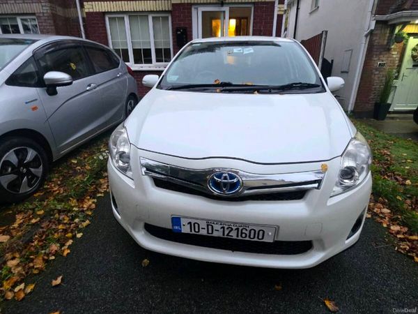 Toyota Auris Hatchback, Petrol Hybrid, 2010, White
