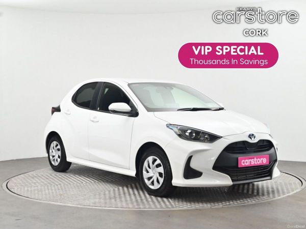 Toyota Yaris Hatchback, Petrol Hybrid, 2023, White