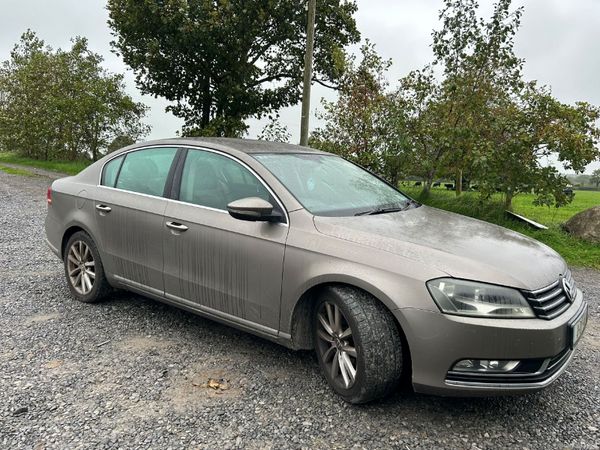 Volkswagen Passat Saloon, Diesel, 2011, Brown