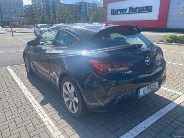Opel Astra Hatchback, Diesel, 2013, Black