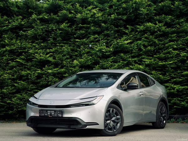 Toyota Prius Saloon, Petrol Hybrid, 2023, Silver