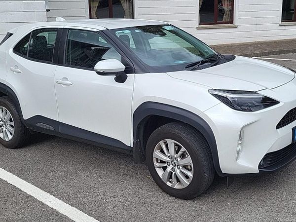 Toyota Yaris Cross Hatchback, Petrol Hybrid, 2025, White
