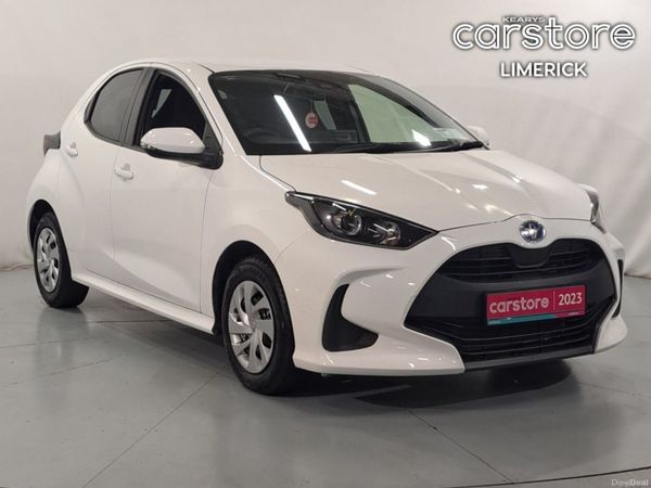 Toyota Yaris Hatchback, Petrol Hybrid, 2023, White