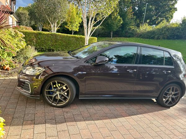 Volkswagen Golf Hatchback, Petrol Plug-in Hybrid, 2018, Red