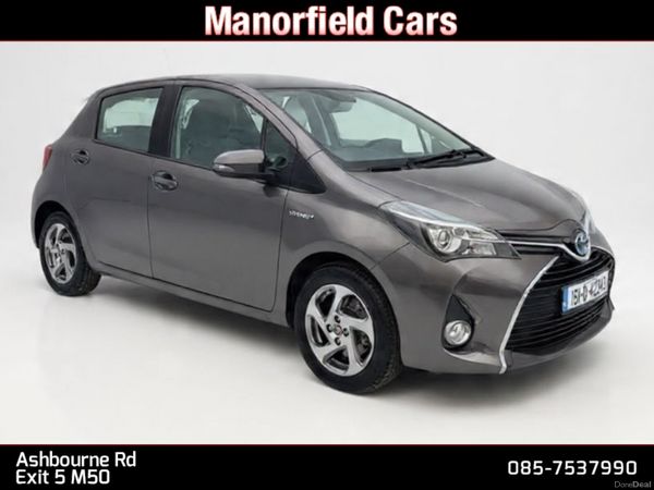 Toyota Yaris Hatchback, Petrol Hybrid, 2015, Green