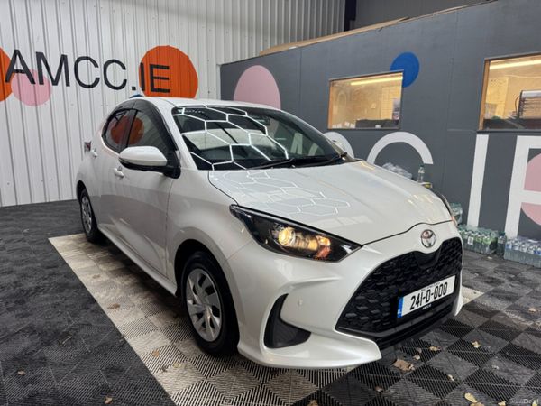Toyota Yaris Hatchback, Petrol, 2024, White