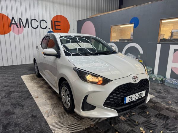Toyota Yaris Hatchback, Petrol, 2024, White