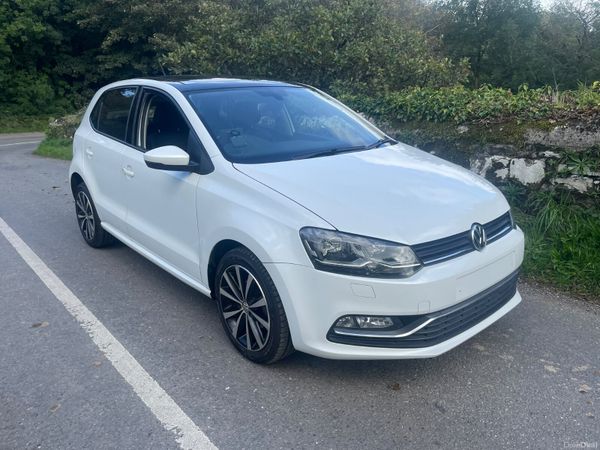 Volkswagen Polo Hatchback, Petrol, 2016, White