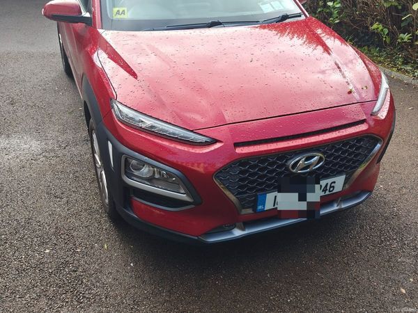 Hyundai KONA MPV, Petrol, 2018, Red