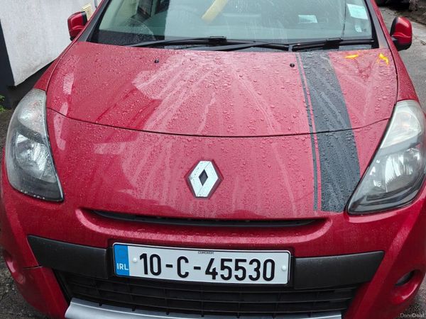 Renault Clio Hatchback, Petrol, 2010, Red