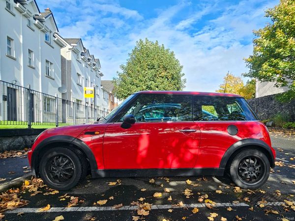 Mini One Hatchback, Petrol, 2005, Red