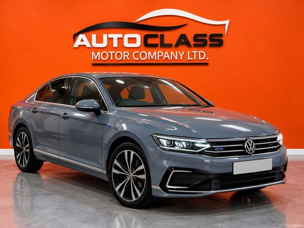 Volkswagen Passat Saloon, Petrol Hybrid, 2022, Grey