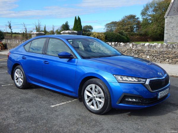 Skoda Octavia Saloon, Diesel, 2022, Blue