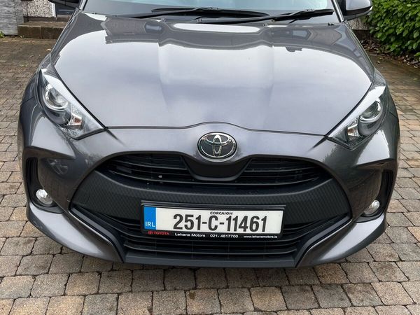Toyota Yaris Hatchback, Petrol Hybrid, 2025, Grey