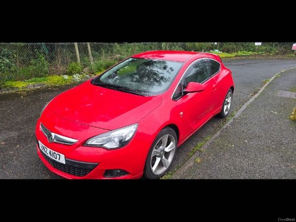Vauxhall Astra Coupe, Diesel, 2013, Red