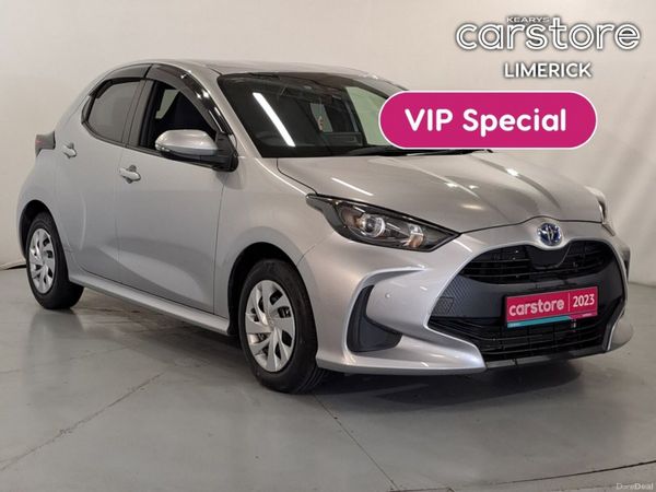 Toyota Yaris Hatchback, Petrol Hybrid, 2023, Silver