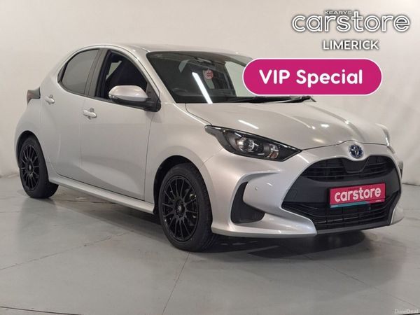 Toyota Yaris Hatchback, Petrol Hybrid, 2022, Silver