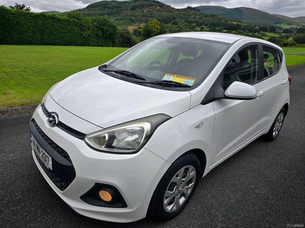Hyundai i10 Hatchback, Petrol, 2014, White