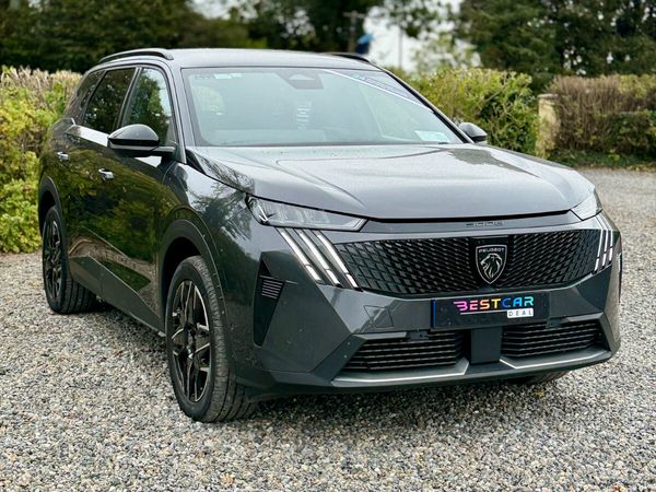 Peugeot 5008 MPV, Petrol, 2025, Grey