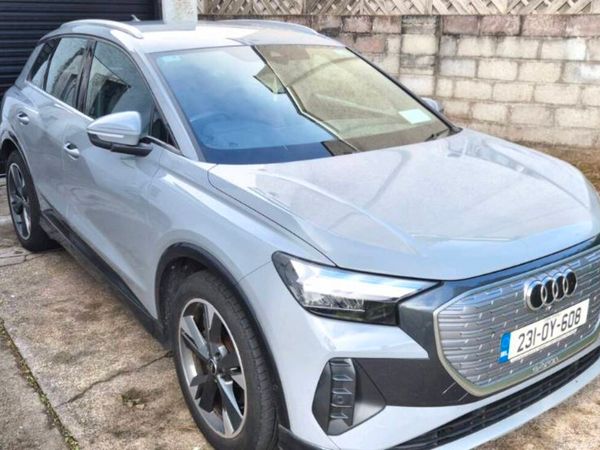 Audi e-tron Estate/Jeep, Electric, 2023, Grey