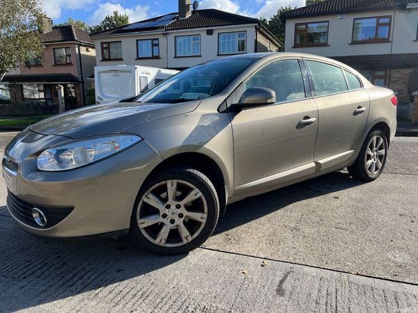 Renault Fluence Saloon, Diesel, 2010, Gold