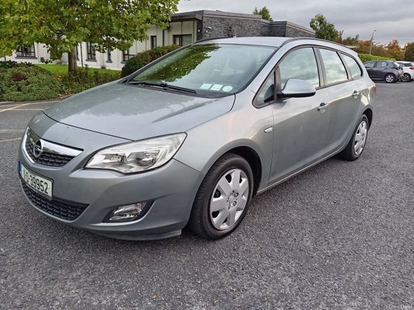Opel Astra Estate, Diesel, 2011, Silver
