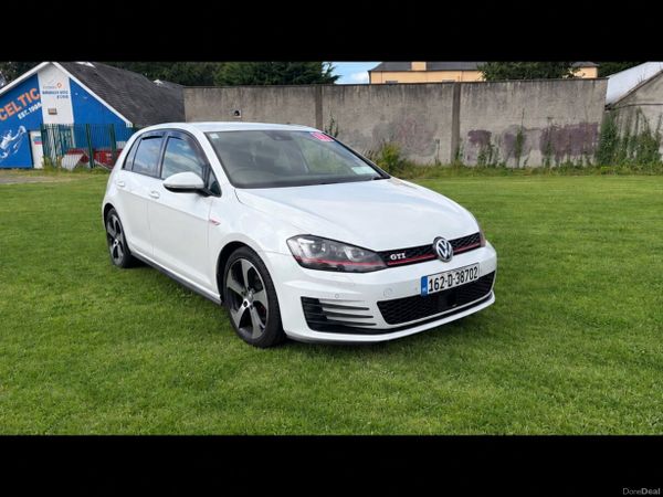 Volkswagen Golf Hatchback, Petrol, 2016, White