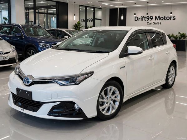 Toyota Auris Hatchback, Petrol Hybrid, 2018, White