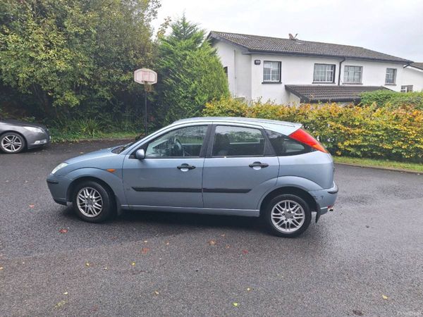 Ford Focus Hatchback, Petrol, 2004, Blue