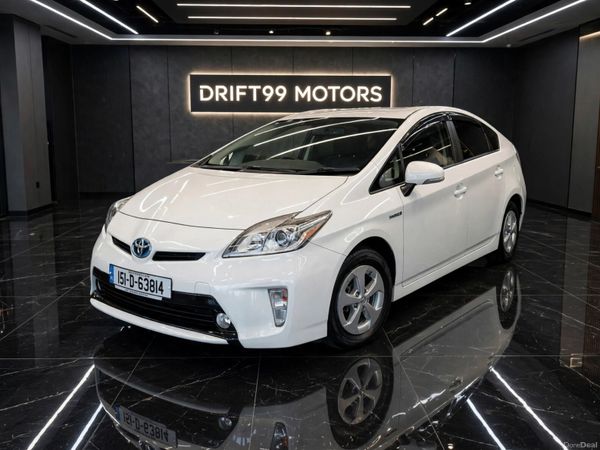 Toyota Prius Hatchback, Petrol Hybrid, 2015, White