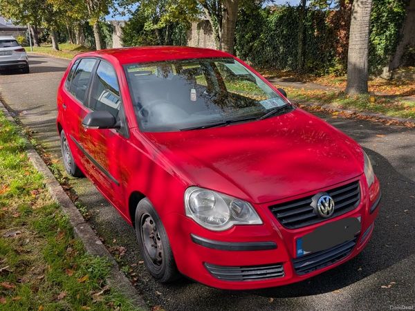 Volkswagen Polo Hatchback, Petrol, 2006, Red