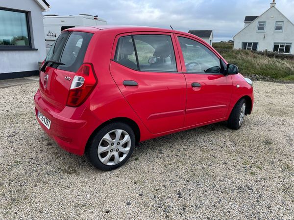 Hyundai i10 Hatchback, Petrol, 2012, Red