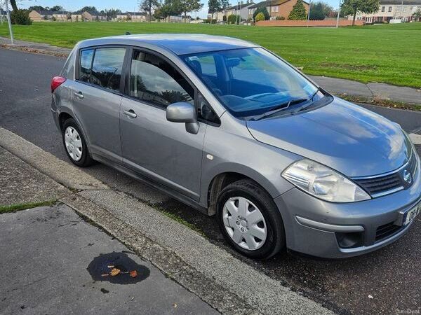 Nissan Tiida Hatchback, Diesel, 2008, Grey