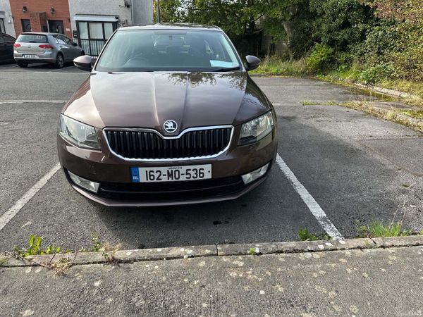 Skoda Octavia Saloon, Diesel, 2016, Brown