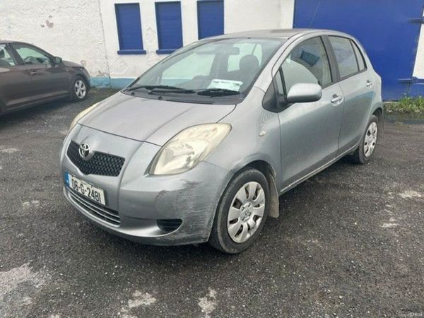 Toyota Yaris Hatchback, Petrol, 2006, Silver