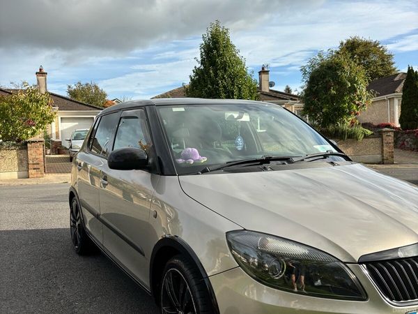 Skoda Fabia Hatchback, Petrol, 2014, Beige
