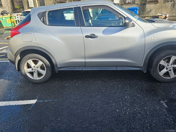 Nissan Juke SUV, Petrol, 2011, Silver