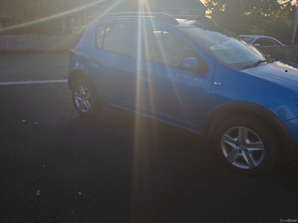 Dacia Sandero Stepway Hatchback, Diesel, 2015, Blue