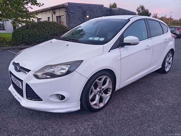 Ford Focus Hatchback, Diesel, 2012, White