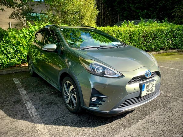 Toyota Aqua Hatchback, Petrol Hybrid, 2019, Green